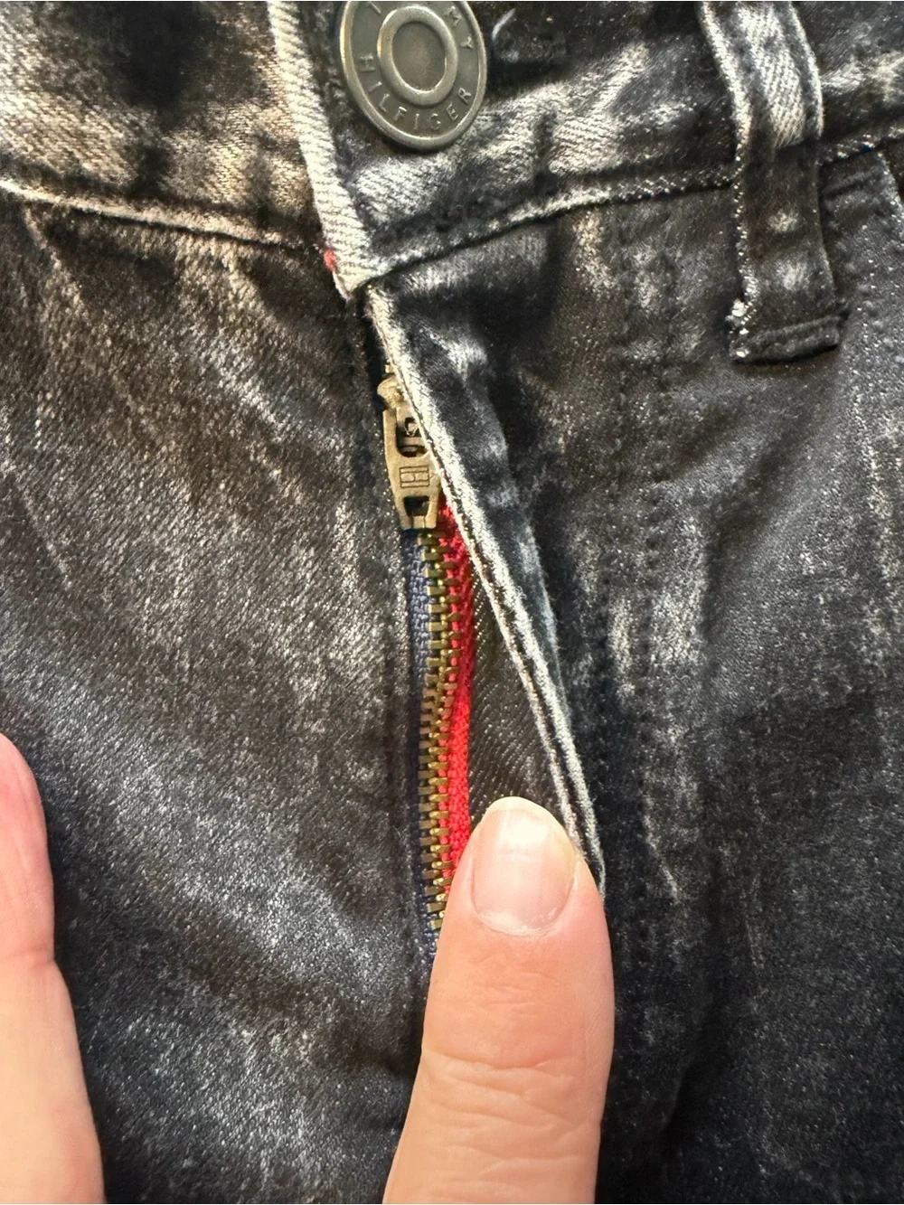 EUC Men's Tommy Hilfiger Slim Black Washed Jeans Size 31/32